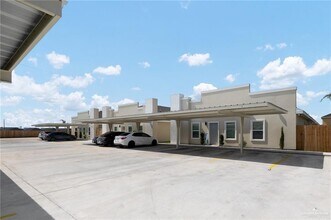 Building Photo - 18 W Hyatt Ave