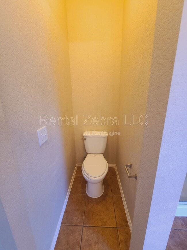 Building Photo - 8062 Raleigh Dr