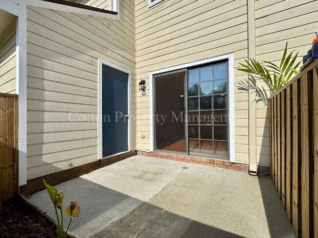 Building Photo - 1731 S 41st St