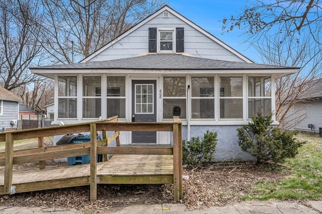 Building Photo - Fantastic, large remodeled 3-bed/1-bath ranch, unfinished basement & partially enclosed yard