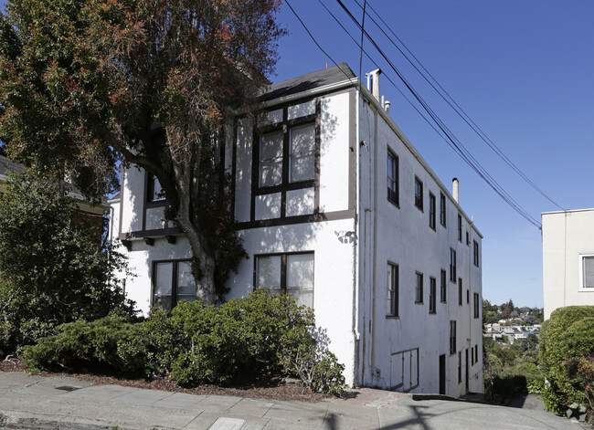 Building Photo - 1021 Warfield Ave