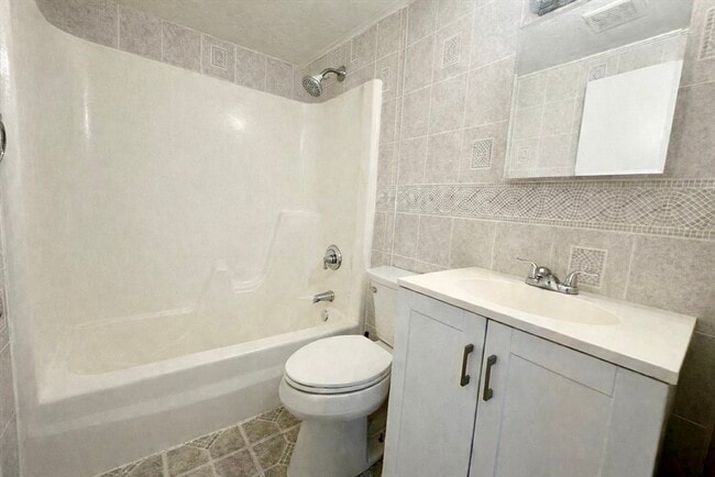 Building Photo - 10 Tideview Path