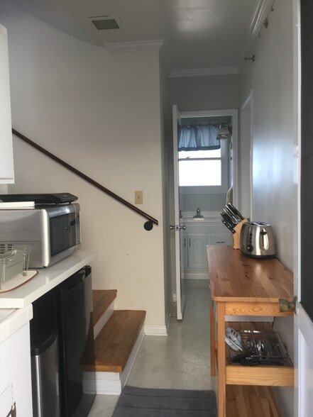 Building Photo - 1211 Tennyson St