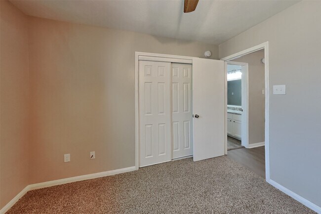 Building Photo - 3431 W Rainmill Dr