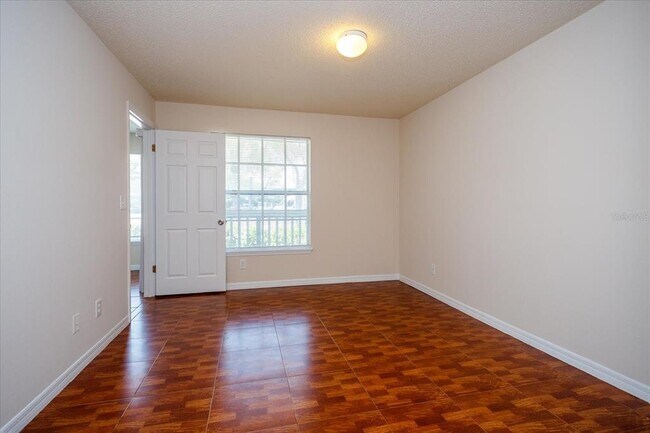 Building Photo - 1083 S Hiawassee Rd