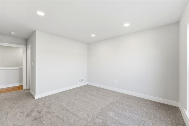 Building Photo - 227 Oliver Wy