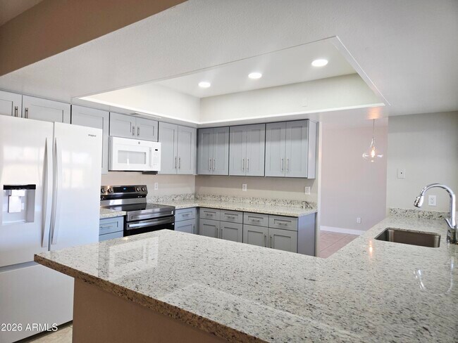 Building Photo - 5132 W Las Palmaritas Dr