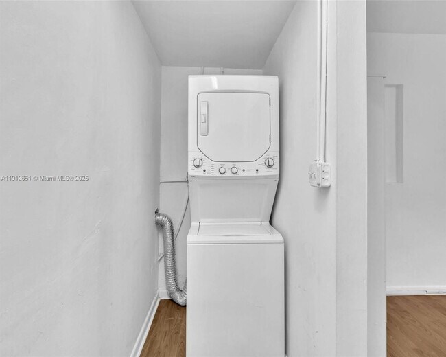 Building Photo - 3415 SW 15th St