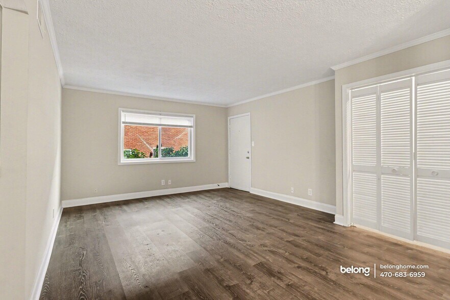 Building Photo - 1822 N Rock Springs Rd NE