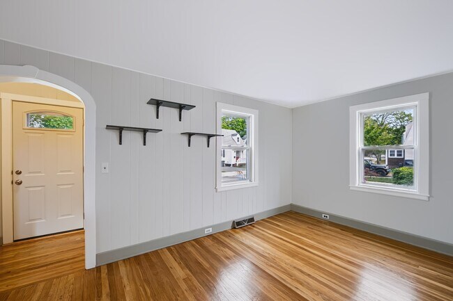 Building Photo - 22 Ruggles St