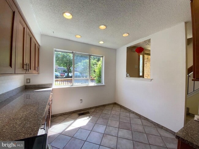 Building Photo - 326 Brigade Ct
