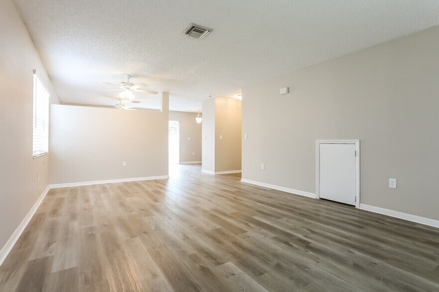 Building Photo - 13457 NW 5th Ct