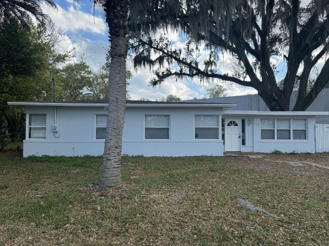 Building Photo - 3828 Rosetree Dr