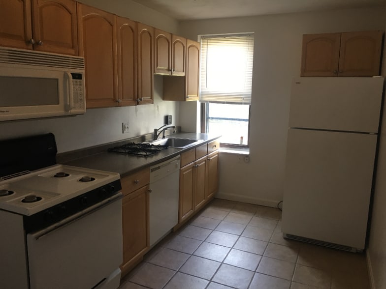 Building Photo - 283 W 3rd St