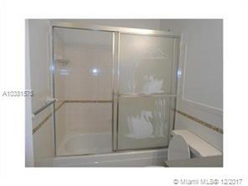 Building Photo - 2832 Fillmore St