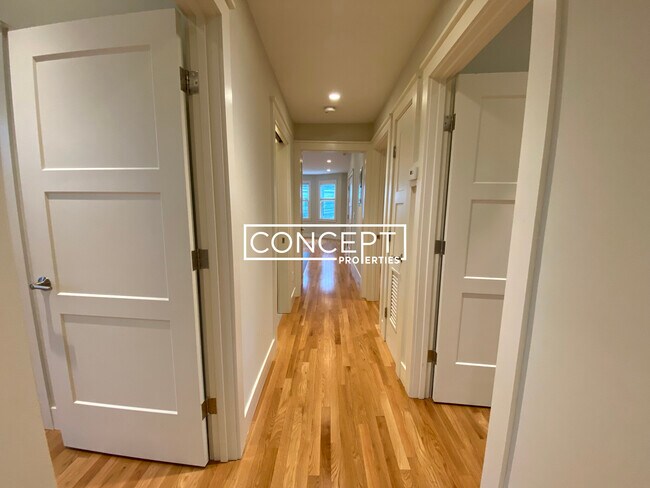 Building Photo - 70 Spring St