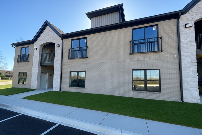 Building Photo - Oak Hill Apartments