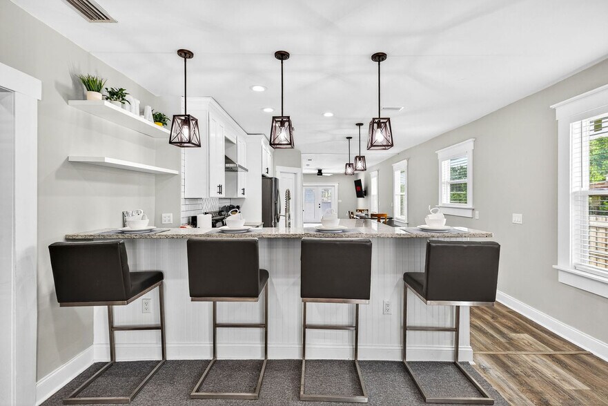 Building Photo - 2910 N Ola Ave