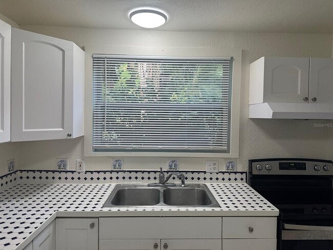 Building Photo - 424 Wildwood Way