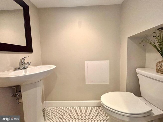 Building Photo - 546 Overlook Rd