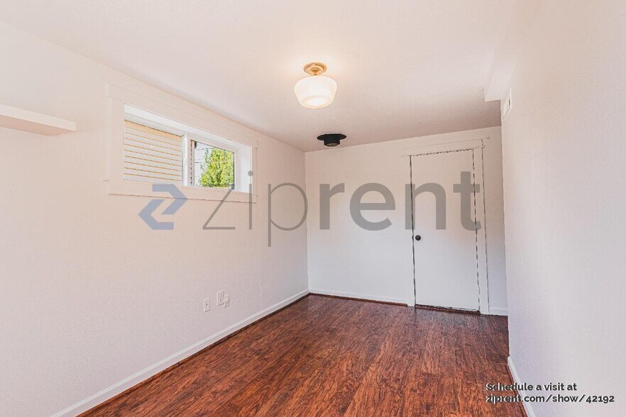 Building Photo - 4915 NE 78th Ave