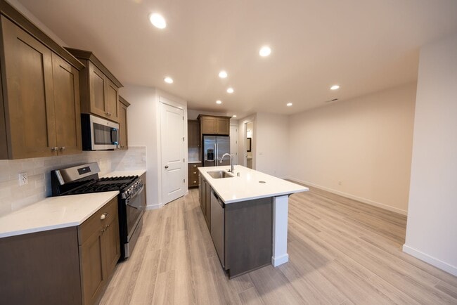 Building Photo - Brand New! - 3 Bedroom Townhome in Vancouv...
