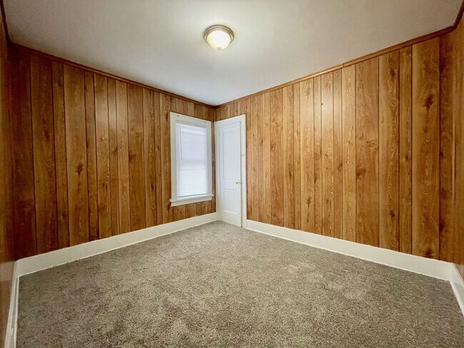 Building Photo - Two Bedroom Home in Muskegon