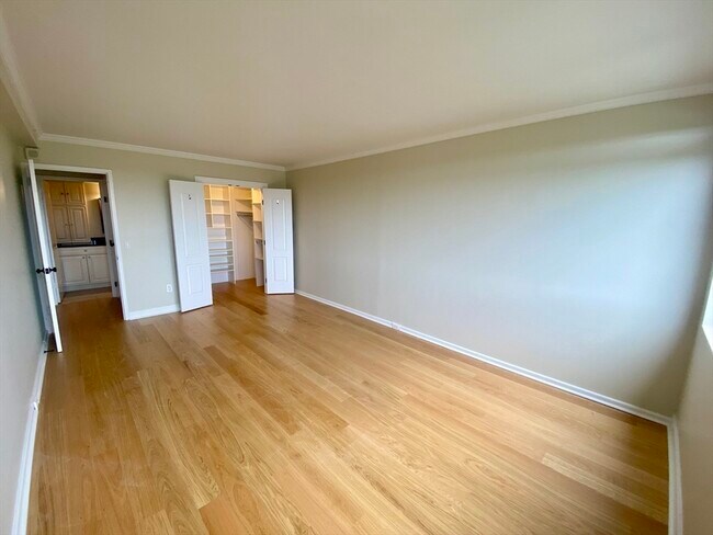 Primary Photo - 1731 Beacon St