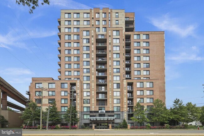 Building Photo - 2451 Midtown Ave