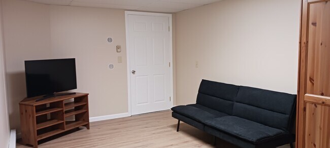 Building Photo - 150 Estelle Dr