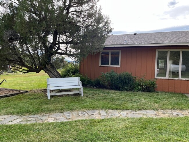 Building Photo - 3 Bdr, 2 Bath, home in beautiful Shields Valley setting