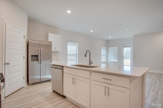 Building Photo - 8422 Riverstone Dr