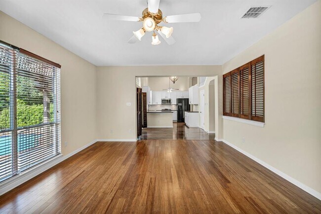 Building Photo - 6806 Thistle Hill Way