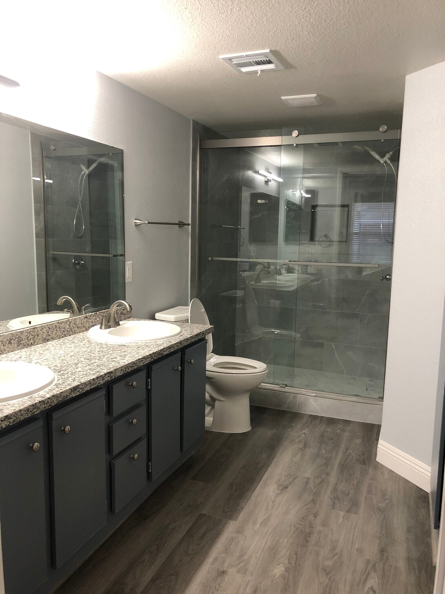 Building Photo - 5055 W Hacienda Ave