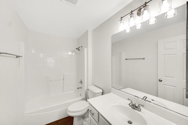 Building Photo - 2325 Summerlin Dr