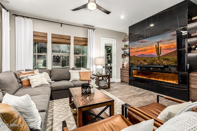 Building Photo - 9250 E Via De Vaquero Dr