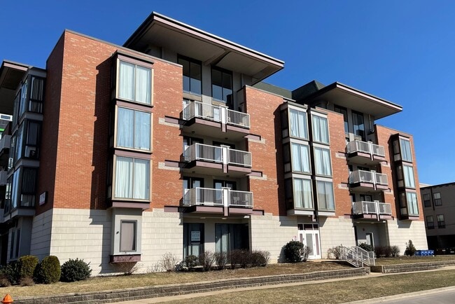 Interior Photo - Smile Fairlawn Student Living