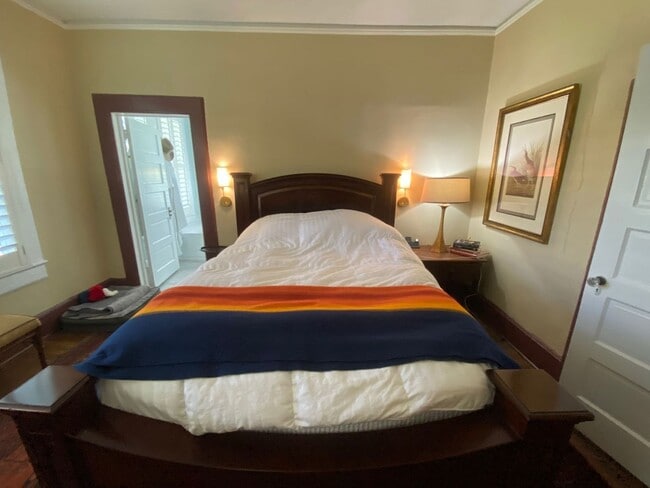 Building Photo - 2225 Blossom St