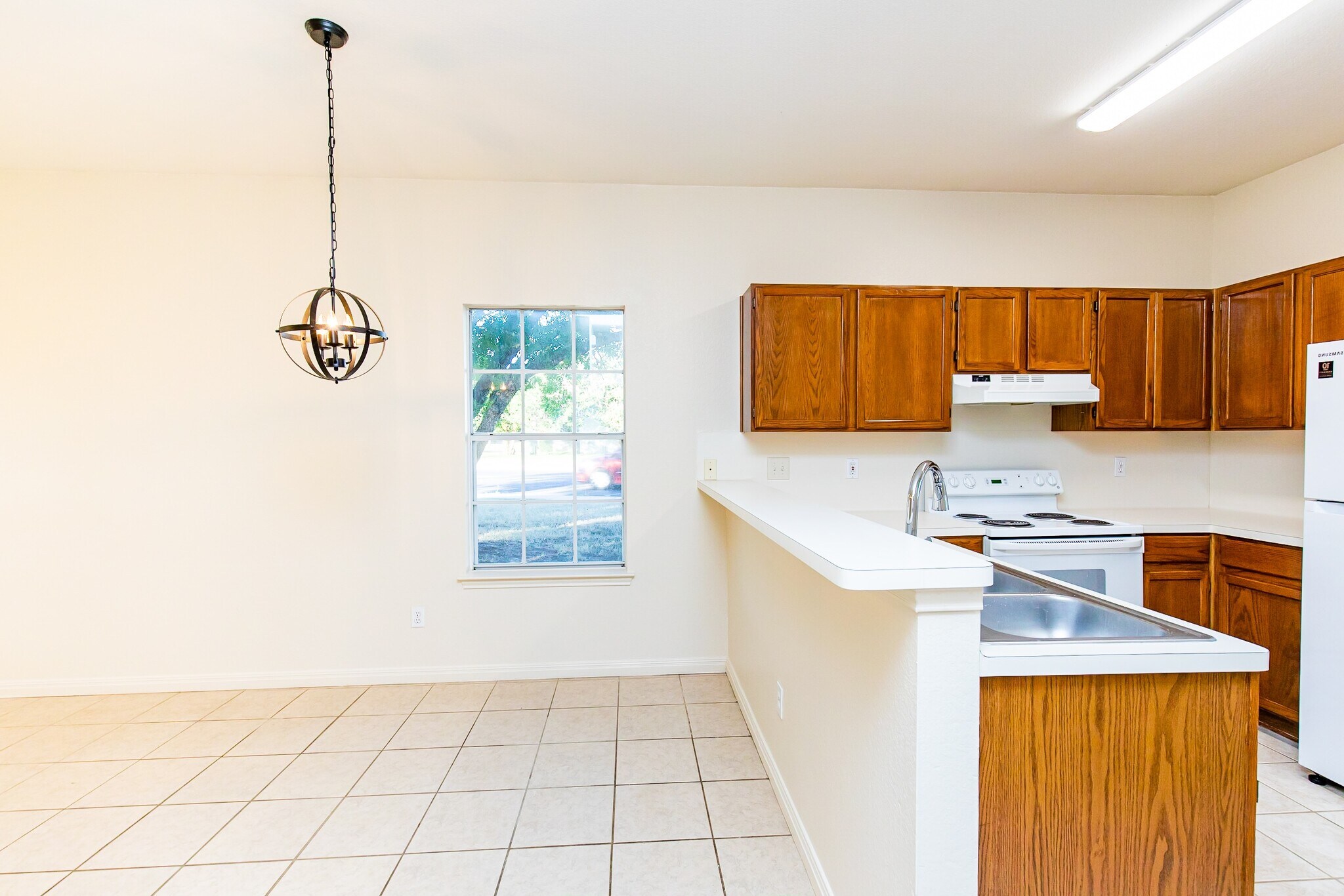 Dinette - 3001 Whisper Oaks Ln