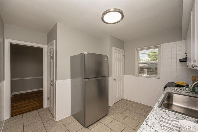 Building Photo - 1225 Newark Dr