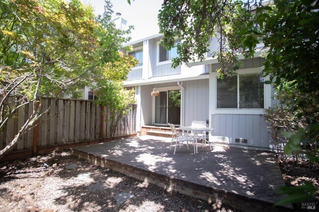 Building Photo - 1549 Monarch Pl