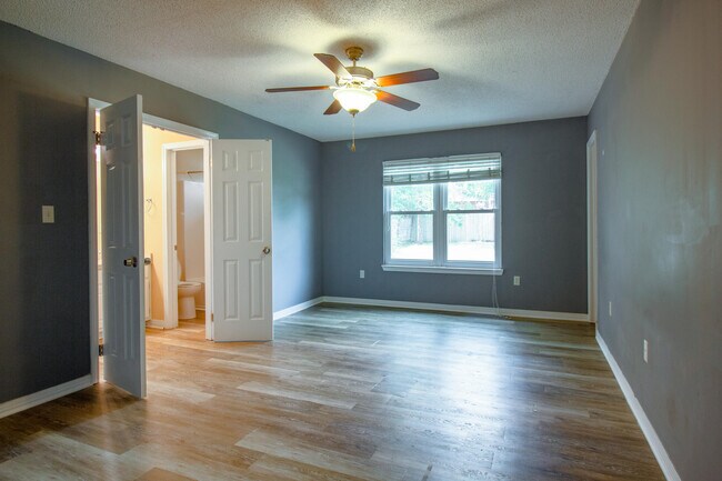 Building Photo - 4724 Whitewater Ln