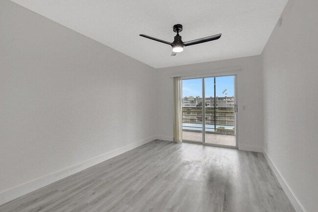 Building Photo - 2053 Wolverton C