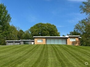 Building Photo - 387 Tishauser Rd