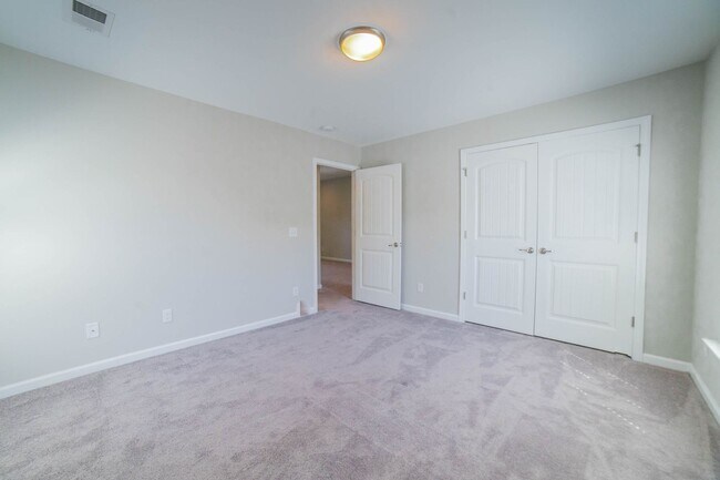 Building Photo - Available Now! ?? ?? ??!