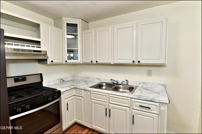 Building Photo - 10324 Newport Dr