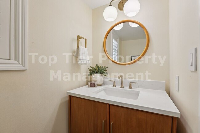 Building Photo - 44 Lariat Ct