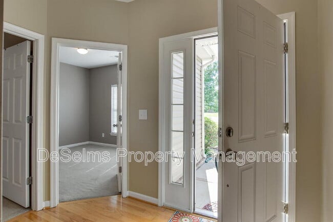 Building Photo - 2007 McCrory Pl