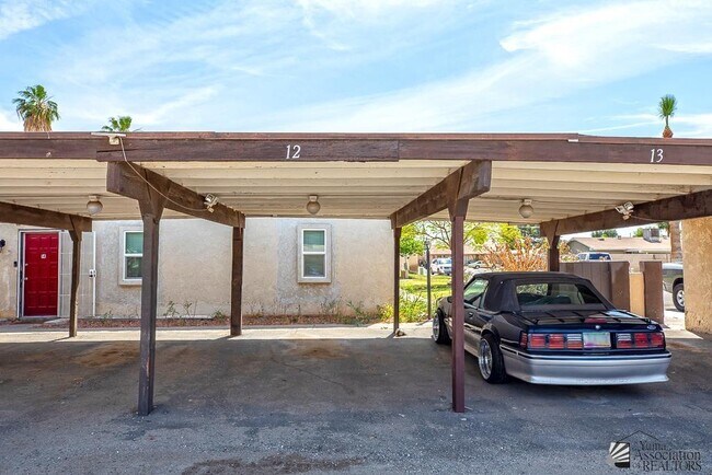 Building Photo - 1931 Paris Ct