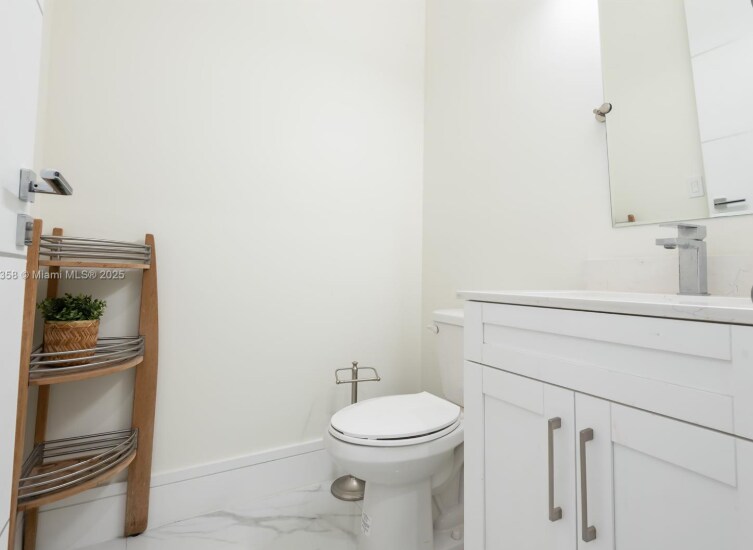 Building Photo - 17320 SW 92nd Ct